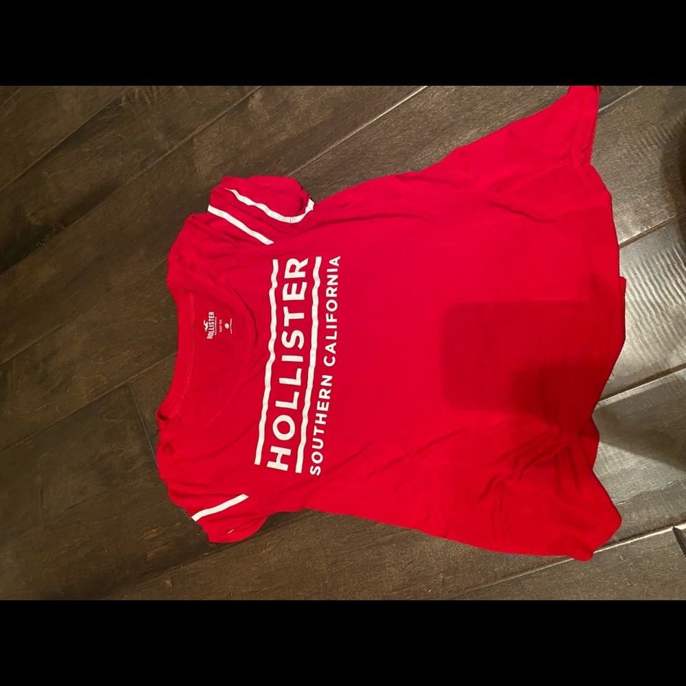 Hollister red tee shirt